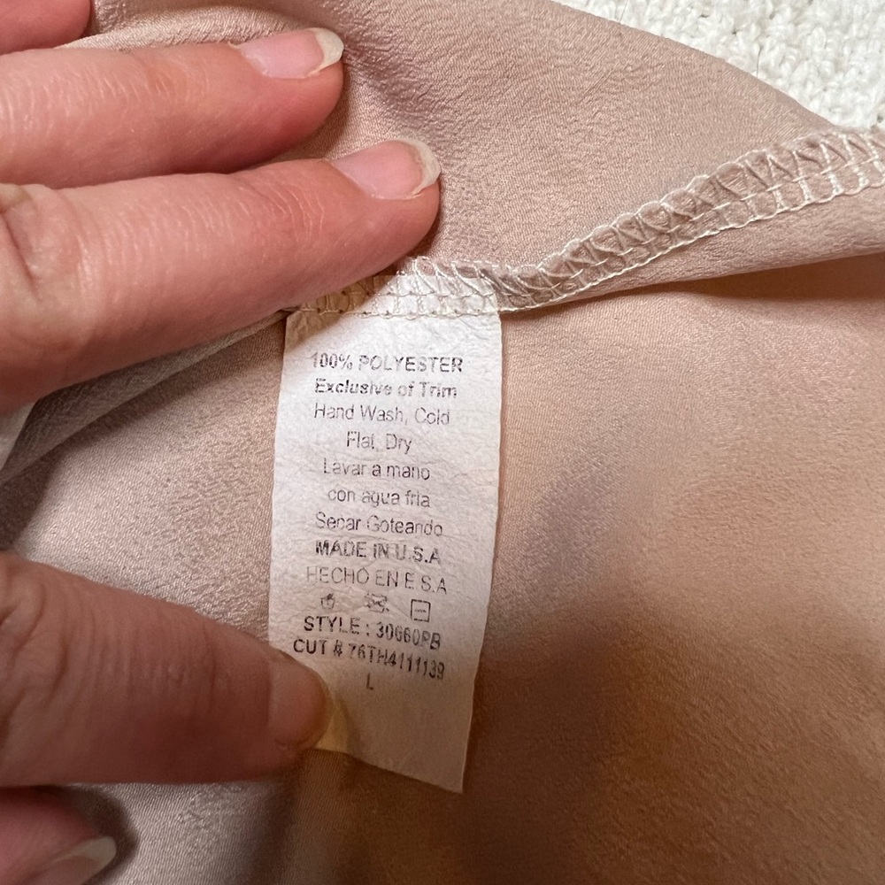 Basic sheer top. - Picture 7 of 7